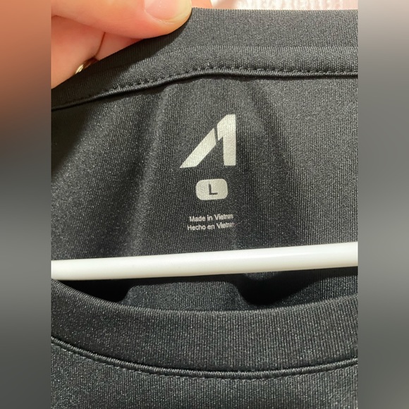 🌟5 for $25🌟 Alive magnetics black workout tee - Picture 2 of 3